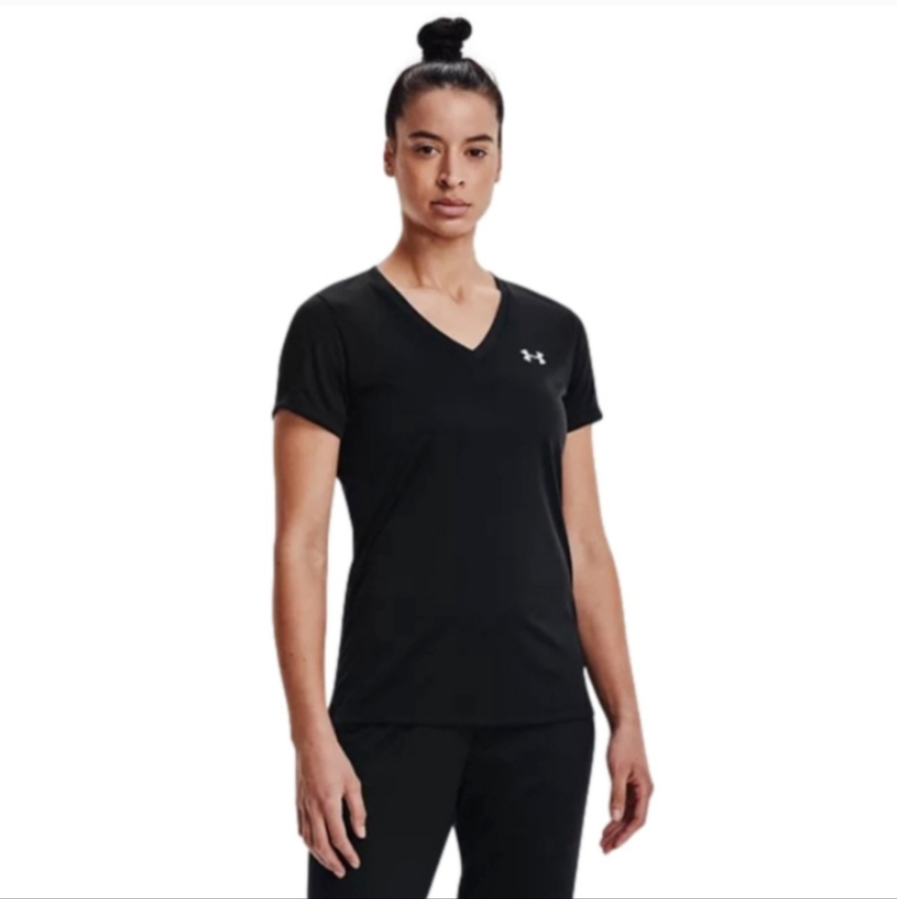 NWT Under Armour Women's Black Heat Gear V-neck Short Sleeve Pullover Top L & XL